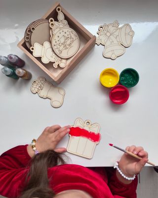 Už znáte naše DŘEVĚNÉ OMALOVÁNKY 🖍️, ale víte, že máme i dřevěné baňky k dotvoření? Děti se mohou podílet na vánoční...