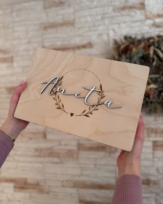 ✨ Nová VZPOMÍNKOVÁ KRABIČKA ✨ Snažili jsme se vytvořit design vhodný pro malé i velké. 👶🏼👩🏼 Krabička může být super dárkem...