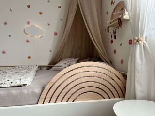 🌈 Zábrana DUHA – pro klidné sny a krásné večery. Děti se s ní cítí v bezpečí, rodiče v klidu. Vyrobena z kvalitního dřeva,...