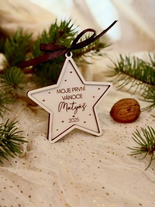 🤍 Pro ty nejmenší, kteří letos přišli na svět... Ty první Vánoce jsou vždycky nejkouzelnější ✨ Malá dřevěná hvězdička se...